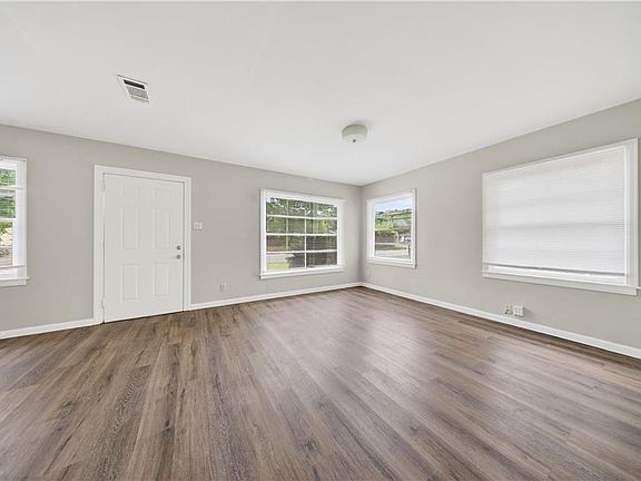 2nd image of 3056 Pleasant Valley Rd