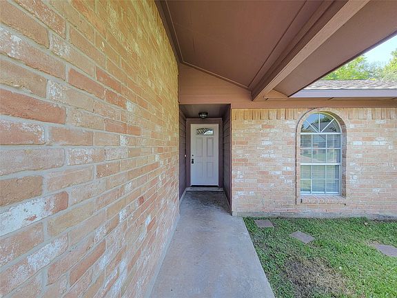 3rd image of 11511 Musetta Ct