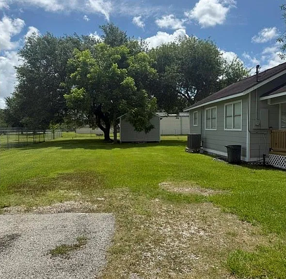 8926 Courtney Dr — Photo 6