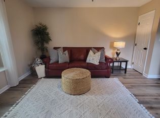 6118 Deerwood Pl, Raleigh, NC 27607