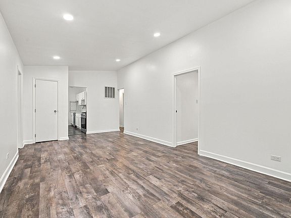 3rd image of 518 Avalon Dr