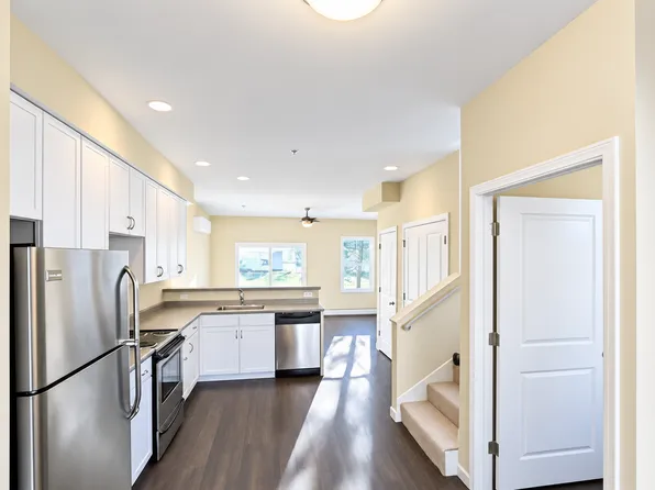 Rye, 636 & 638 Hinesburg Rd #3, South Burlington, VT 05403