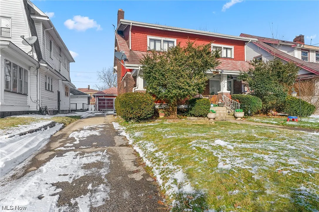 424 Crandall Ave photo 1
