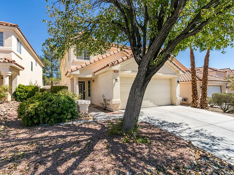 9532 Amber Valley Ln — Photo 3