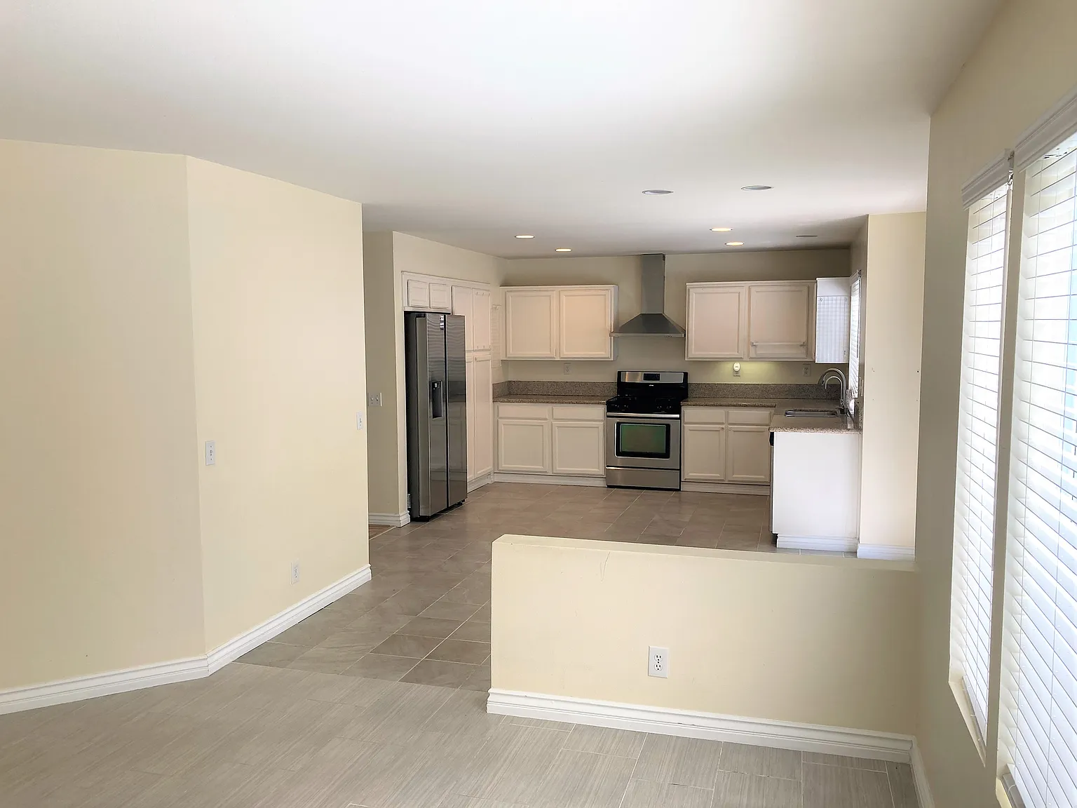 4 bed, 1875 sqft, $4,100 — Photo 4