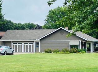 7330 NW Katie Cir, Parkville, MO 64152