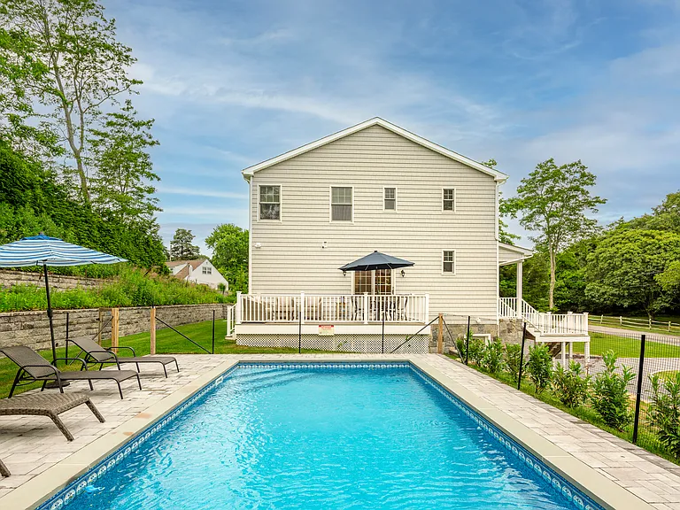 15 S Beach Rd — Photo 14