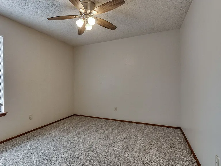 1705 N Gleason Ave — Photo 27