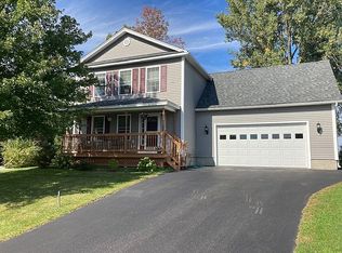 2 Hunting Ridge Ln, Milton, VT 05468