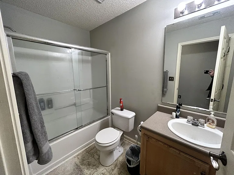 1601 Harts Ridge Dr — Photo 8