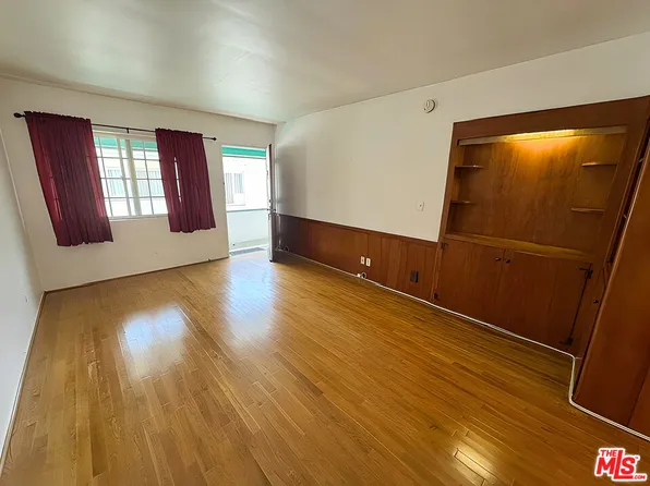 143 N Hamilton Dr APT F, Beverly Hills, CA 90211