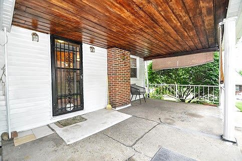 4th image of 904 McClintock Ave