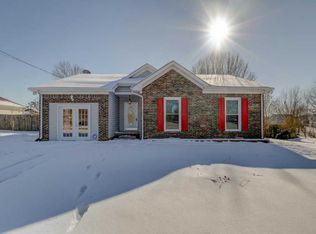 3521 Clearwater Dr, Clarksville, TN 37042