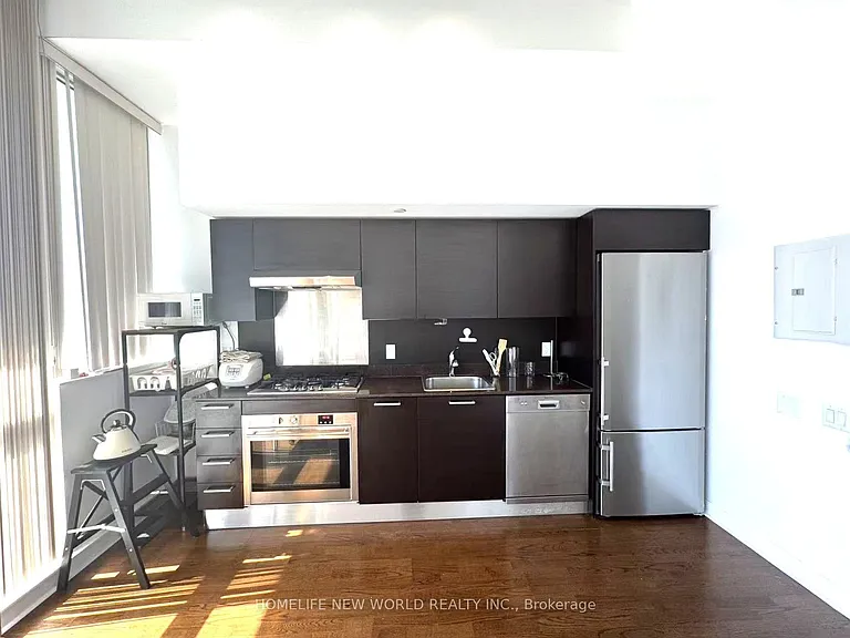 375 King St W #1701 — Photo 17