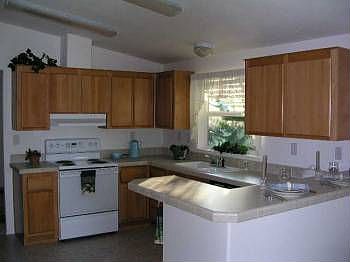 4th image of 551 N 7th Ave