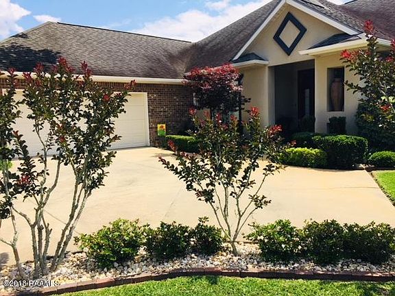 3rd image of 102 Silver Creek Cir