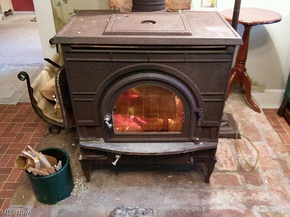 5th image of 109 E Lawn St
