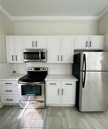 2nd image of 1838 Burdette St