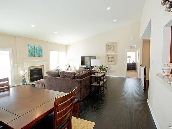 4th image of 100 Crabapple Ln