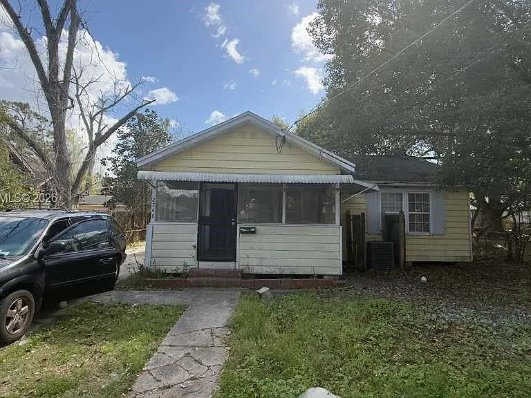 2748 Broadway Ave — Photo 40