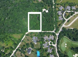 2050 W Saunders Rd, Lake Forest, IL 60045