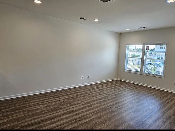 2nd image of 4014 Valissca Ln
