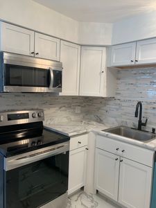 2772 E 75th St #N5B, Chicago, IL, 60649