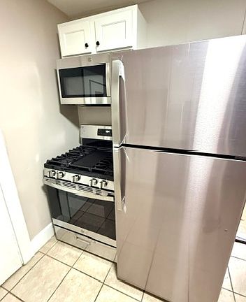 5th image of 121 N Broadway St #1