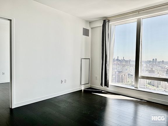 4th image of 252 South St #33H
