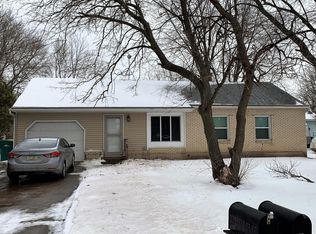 17 Clover Ln, Milford, IA 51351