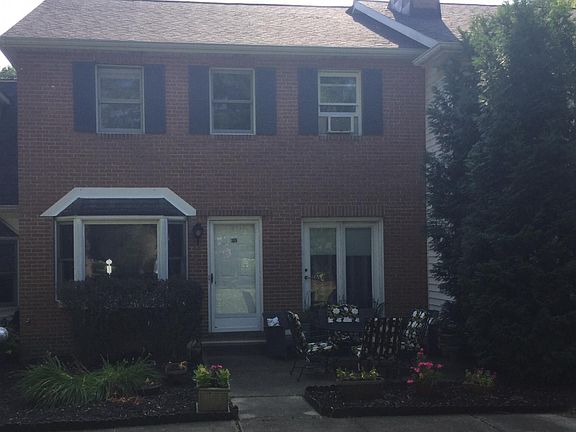 2nd image of 109 Burlington Oval Dr #5