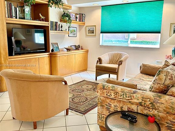 3rd image of 7522 Granville Dr #112