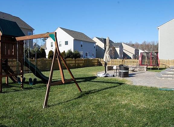 2nd image of 9047 Sutlers Ln