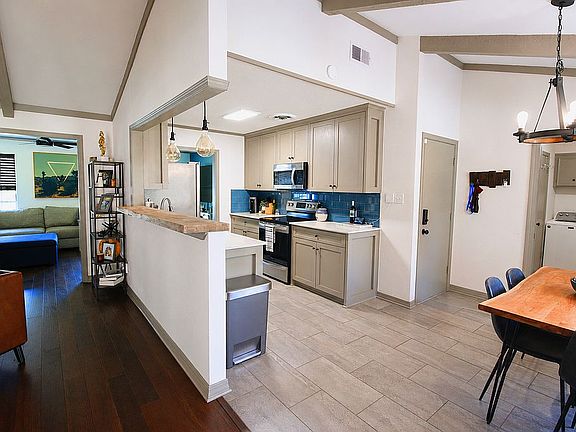 5th image of 413 Galway Dr
