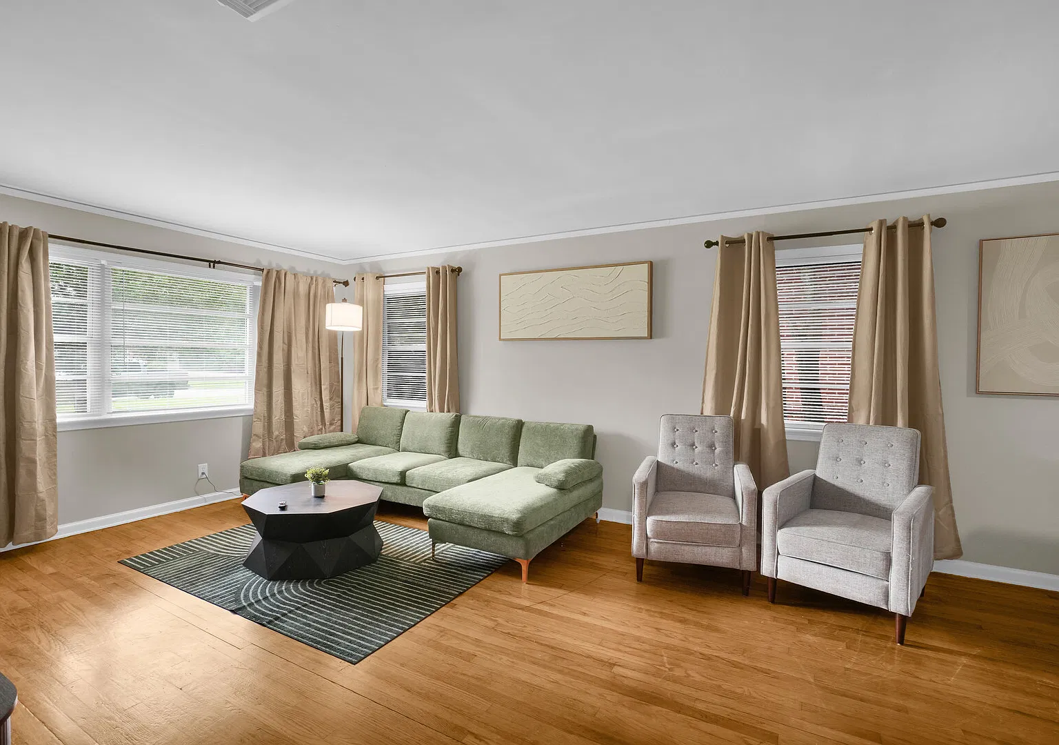 Brantwood Corporate Retreat | Furnished 3BR | Extended Stays — Photo 4