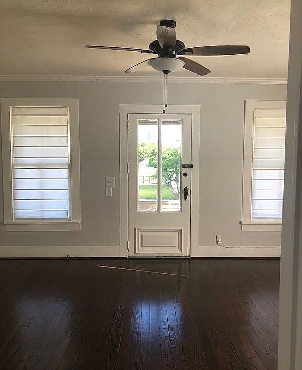 Bedroom/door to balcony