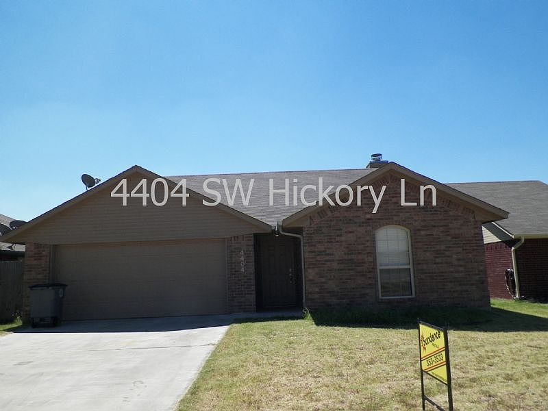 1st image of 4404 SW Hickory Ln