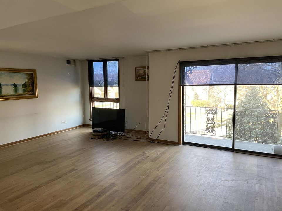 2nd image of 1419 Bonnie Brae Pl #3A