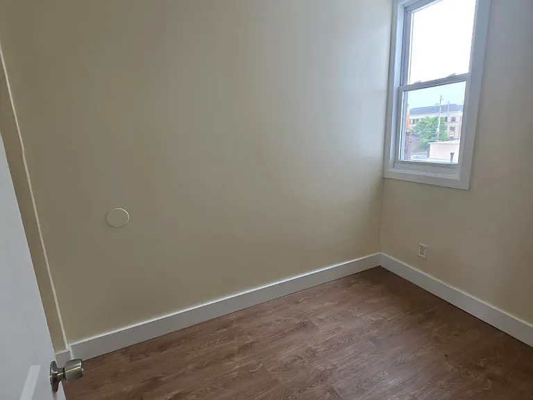 358-360 S Orange Ave #2L — Photo 8