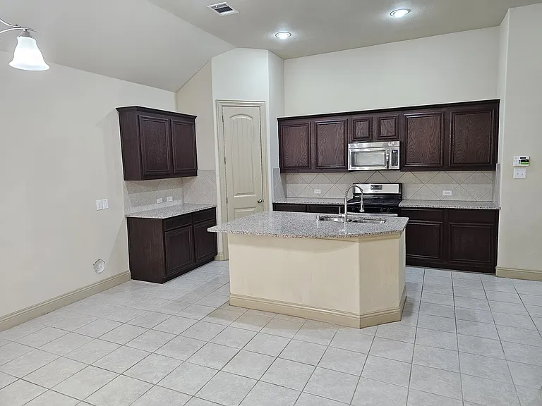 4012 Eaton Park Dr — Photo 8
