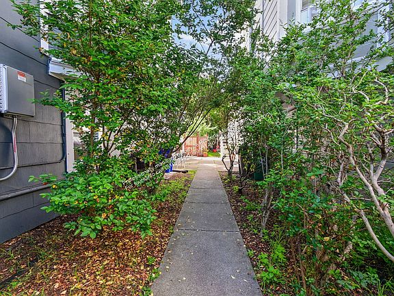 3rd image of 1119 Center St