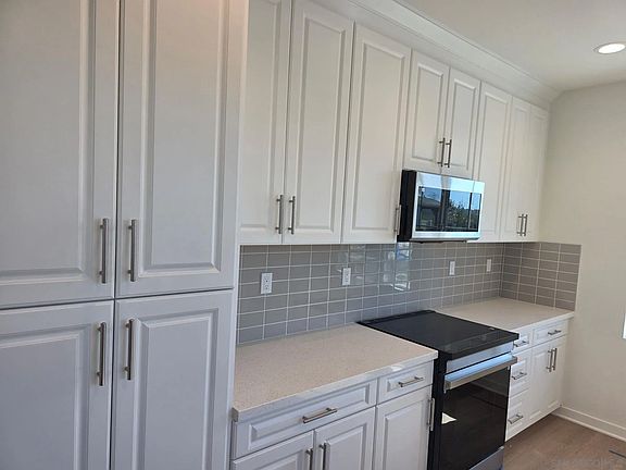 3rd image of 724 Kingbird Loop