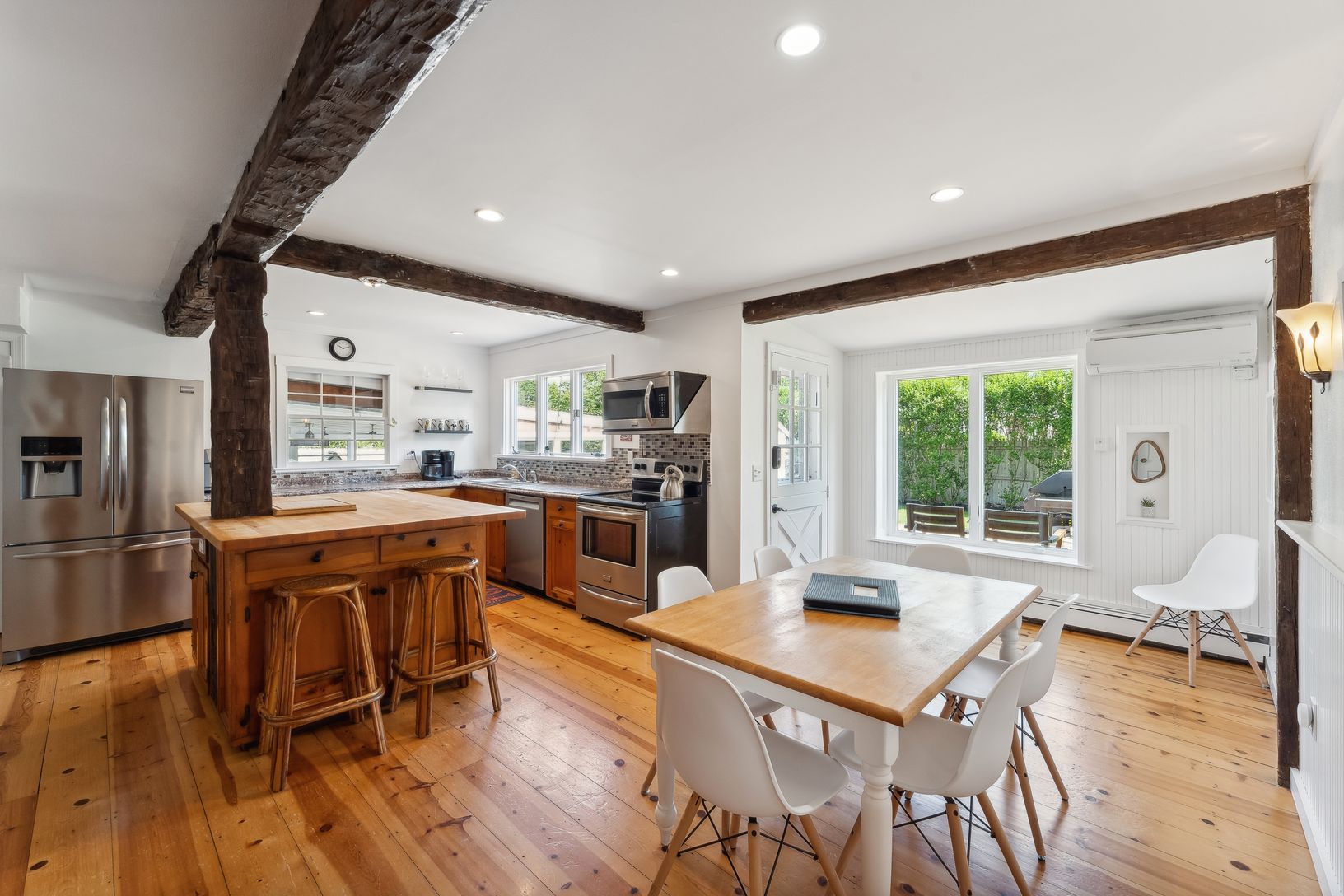  Country kitchen