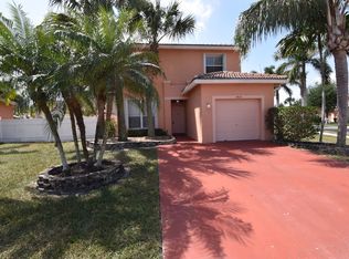 8024 Pelican Harbour Dr, Lake Worth, FL 33467