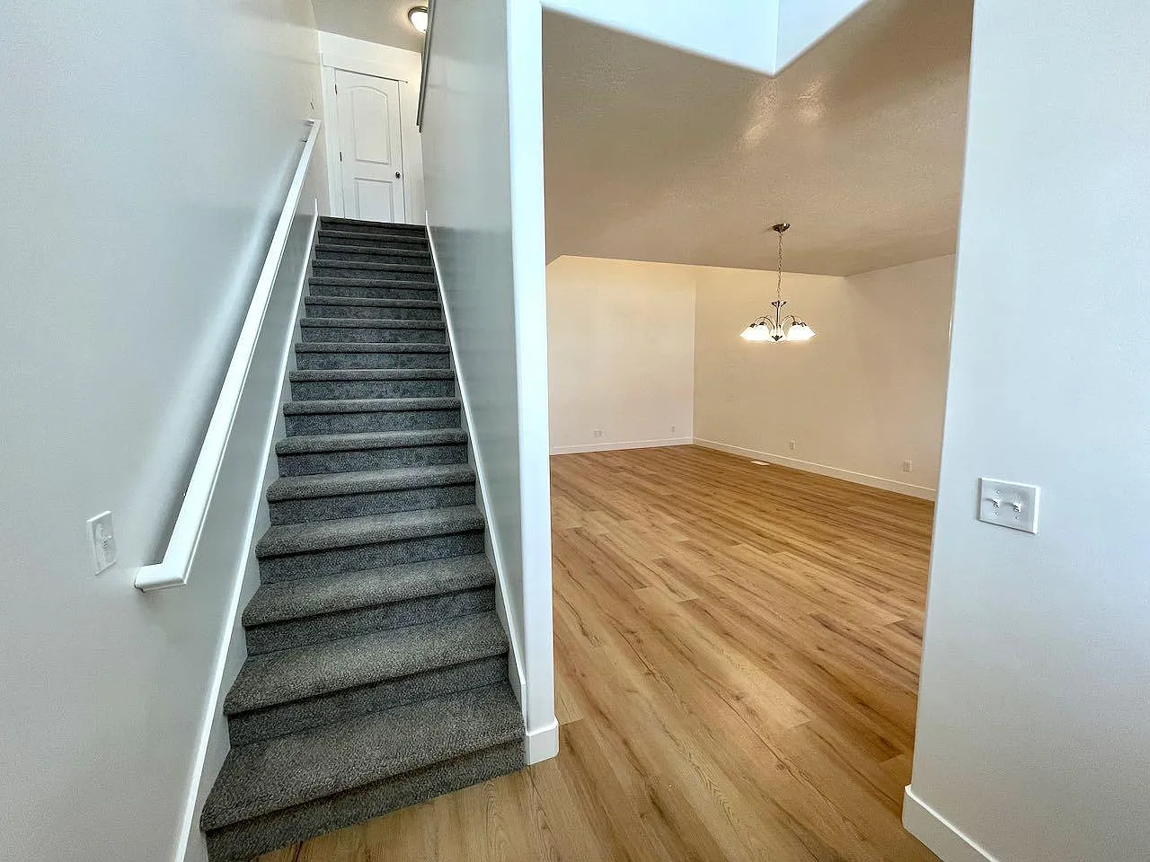 3 bed, 2.5 bath, 2364 sqft, $2,250 — Photo 2