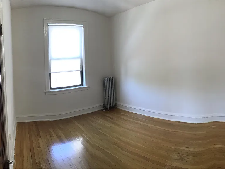 10740 S Calumet Ave #2N — Photo 3