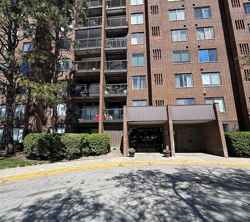 1st image of 400 Park Ave APT 512