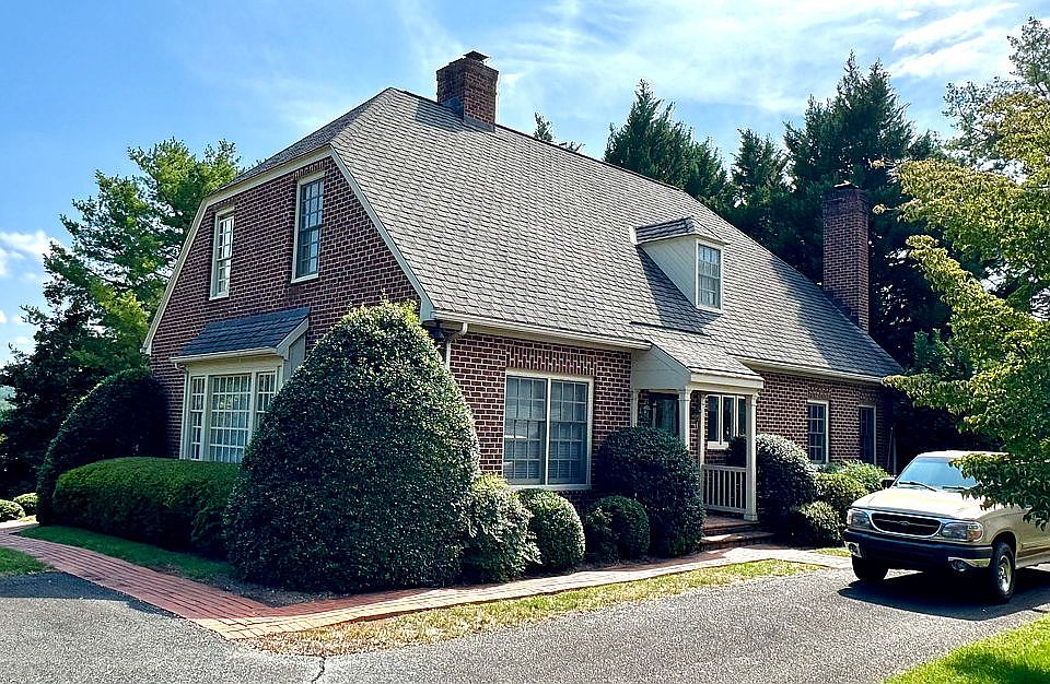 2nd image of 1135 Marion Dr