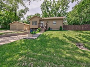 1017 Cherokee St, Leavenworth, KS 66048