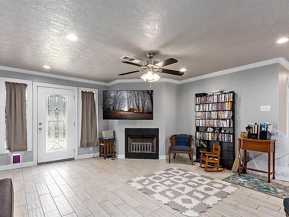 2nd image of 318 Pinehurst Dr